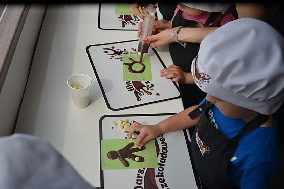 Grafika #51: Czekoladowy Autobus