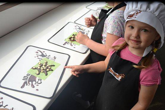 Grafika #56: Czekoladowy Autobus