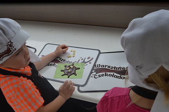 Grafika #57: Czekoladowy Autobus