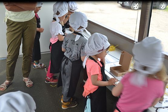 Grafika #61: Czekoladowy Autobus