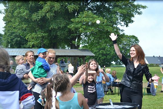 Grafika #27: IV Piknik Rodzinny