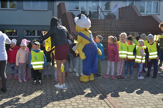 Grafika #6: "Wiosna z Mrówką"