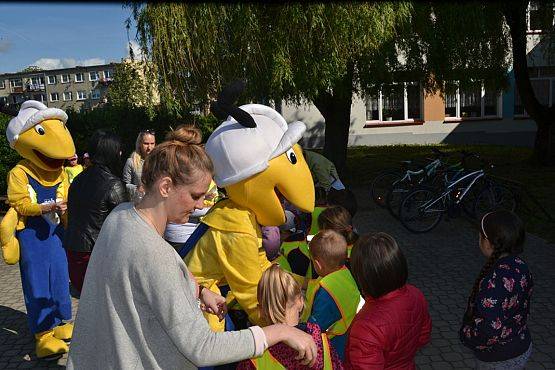 Grafika #7: "Wiosna z Mrówką"