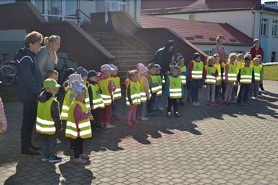 Grafika #12: "Wiosna z Mrówką"