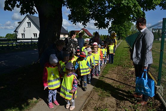 Grafika #26: "Wiosna z Mrówką"