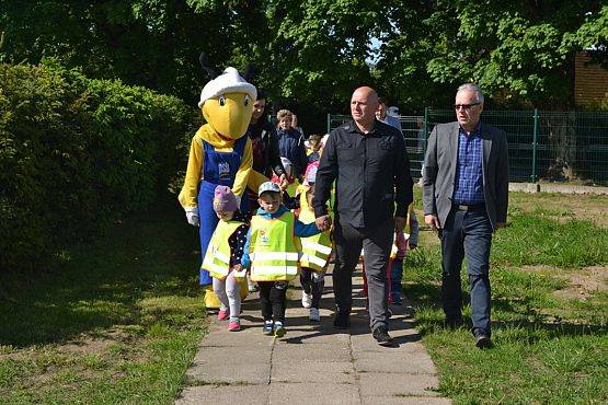 Grafika #27: "Wiosna z Mrówką"