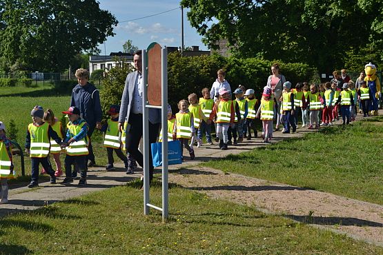 Grafika #28: "Wiosna z Mrówką"