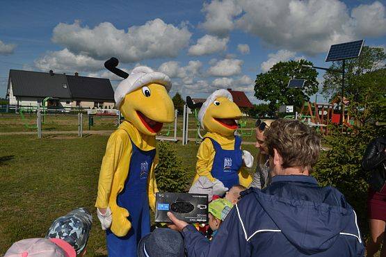 Grafika #39: "Wiosna z Mrówką"