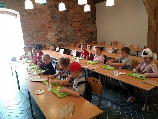 Grafika #5: Wycieczka przedszkolaków do Parku Ewolucji w Sławutówku.