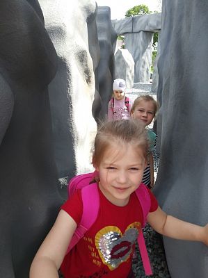 Grafika #13: Wycieczka przedszkolaków do Parku Ewolucji w Sławutówku.