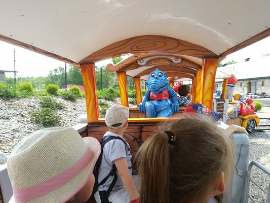 Grafika #18: Wycieczka przedszkolaków do Parku Ewolucji w Sławutówku.