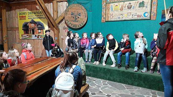 Grafika #0: Wycieczka do Szymbarka