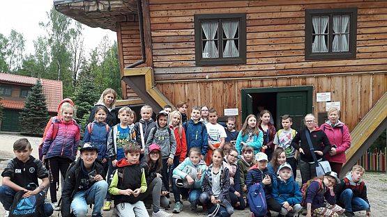 Grafika #24: Wycieczka do Szymbarka