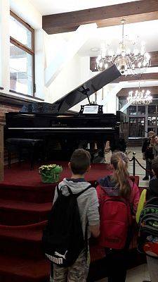 Grafika #26: Wycieczka do Szymbarka