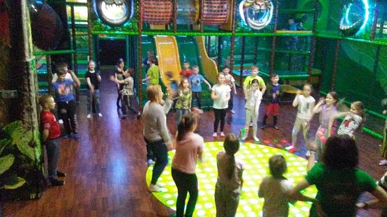 Grafika #5: Wycieczka do Gdyni uczniów klas I-III - sala zabaw "Amazonia".