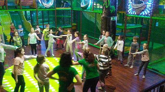 Grafika #6: Wycieczka do Gdyni uczniów klas I-III - sala zabaw "Amazonia".