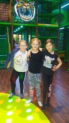 Grafika #15: Wycieczka do Gdyni uczniów klas I-III - sala zabaw "Amazonia".