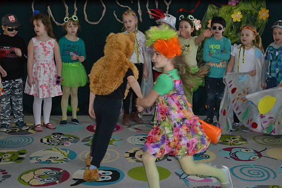 Grafika #18: Obudzić Misia – spektakl przedszkolaków