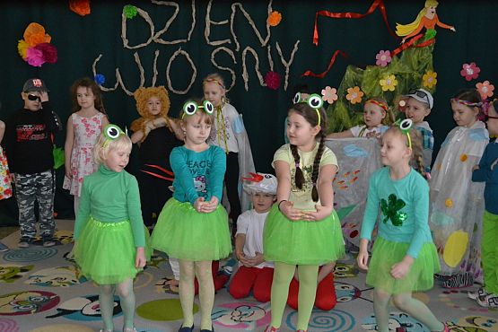 Grafika #22: Obudzić Misia – spektakl przedszkolaków