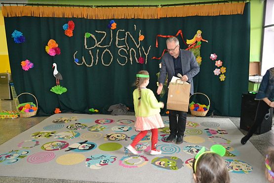 Grafika #48: Obudzić Misia – spektakl przedszkolaków