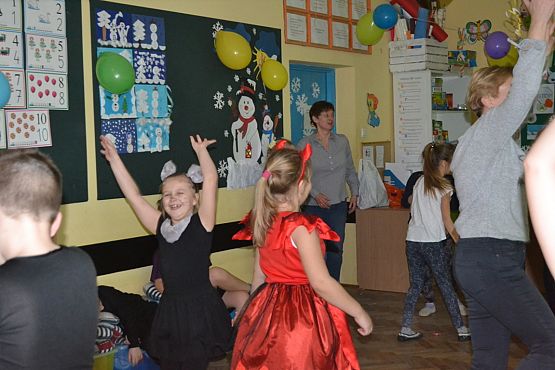 Grafika #9: BAL KARNAWAŁOWY W SZKOLE PODSTAWOWEJ