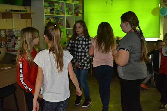 Grafika #16: BAL KARNAWAŁOWY W SZKOLE PODSTAWOWEJ