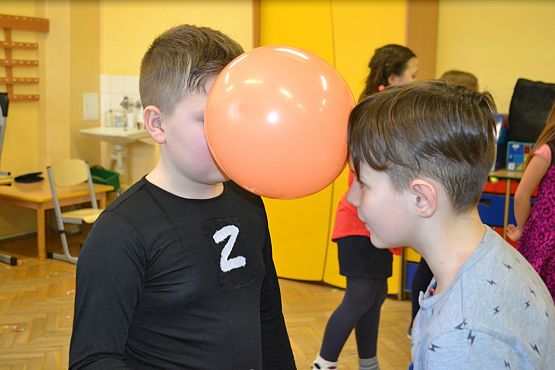 Grafika #29: BAL KARNAWAŁOWY W SZKOLE PODSTAWOWEJ