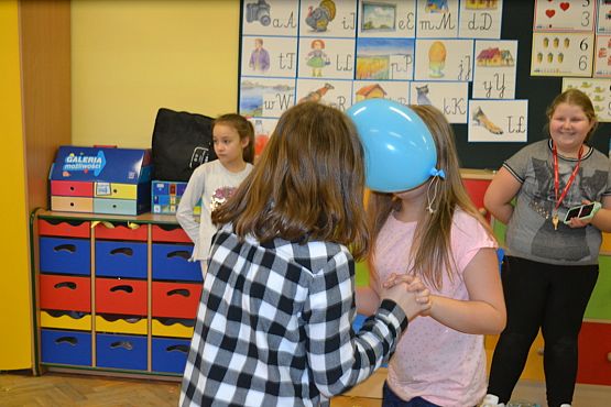 Grafika #30: BAL KARNAWAŁOWY W SZKOLE PODSTAWOWEJ