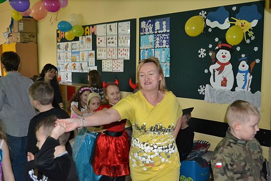 Grafika #39: BAL KARNAWAŁOWY W SZKOLE PODSTAWOWEJ