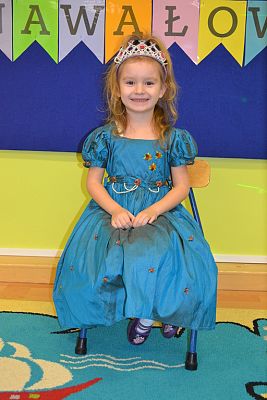 Grafika #10: ,,Dziś w przedszkolu piękny bal, bal wspaniały na sto par (…)