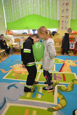 Grafika #26: ,,Dziś w przedszkolu piękny bal, bal wspaniały na sto par (…)