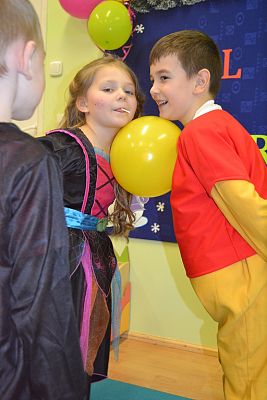 Grafika #69: ,,Dziś w przedszkolu piękny bal, bal wspaniały na sto par (…)