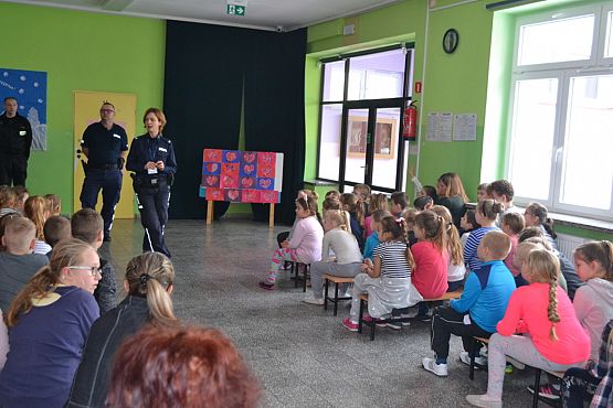 Grafika #3: BEZPIECZNE FERIE