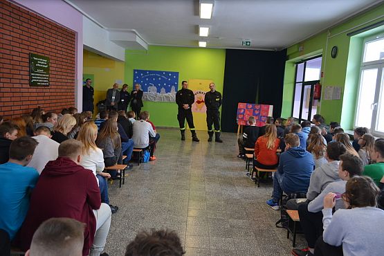 Grafika #14: BEZPIECZNE FERIE