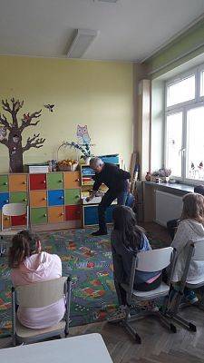 Grafika #4: "Zaczarowany świat teatru" - projekt edukacji teatralnej o charakterze profilaktycznym