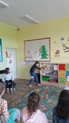 Grafika #10: "Zaczarowany świat teatru" - projekt edukacji teatralnej o charakterze profilaktycznym