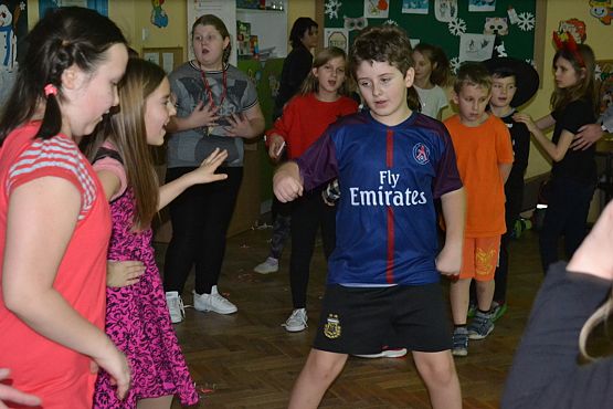 Grafika #19: BAL KARNAWAŁOWY W SZKOLE PODSTAWOWEJ