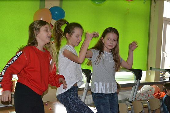 Grafika #24: BAL KARNAWAŁOWY W SZKOLE PODSTAWOWEJ