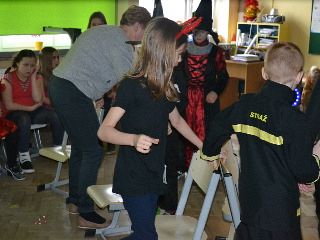 Grafika #47: BAL KARNAWAŁOWY W SZKOLE PODSTAWOWEJ