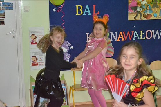 Grafika #36: ,,Dziś w przedszkolu piękny bal, bal wspaniały na sto par (…)