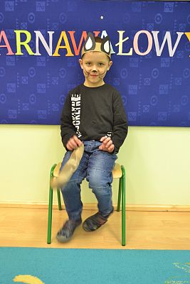 Grafika #50: ,,Dziś w przedszkolu piękny bal, bal wspaniały na sto par (…)