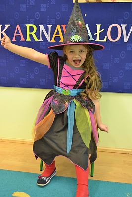 Grafika #51: ,,Dziś w przedszkolu piękny bal, bal wspaniały na sto par (…)