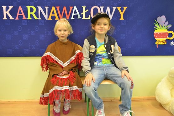 Grafika #64: ,,Dziś w przedszkolu piękny bal, bal wspaniały na sto par (…)