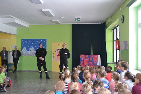 Grafika #7: BEZPIECZNE FERIE