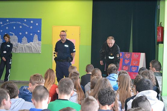 Grafika #18: BEZPIECZNE FERIE