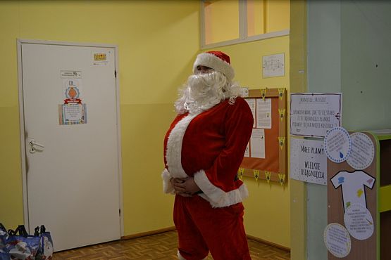 Grafika #1: Wigilia w grupie Biedronek i spotkanie z Mikołajem