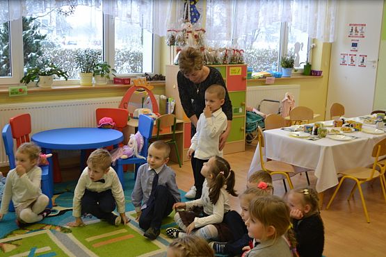 Grafika #3: Wigilia w grupie Biedronek i spotkanie z Mikołajem