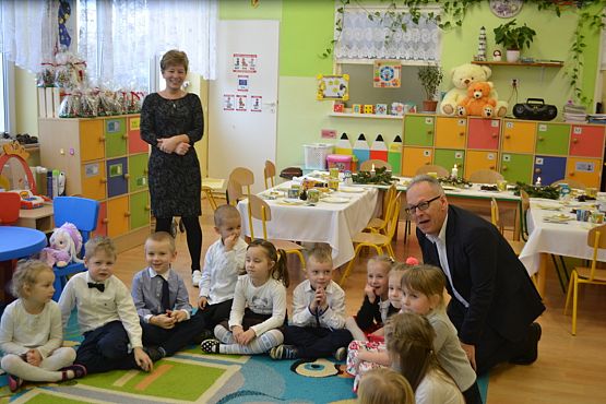 Grafika #5: Wigilia w grupie Biedronek i spotkanie z Mikołajem