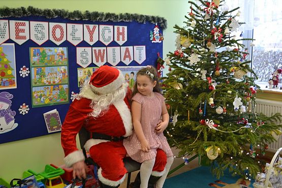 Grafika #6: Wigilia w grupie Biedronek i spotkanie z Mikołajem