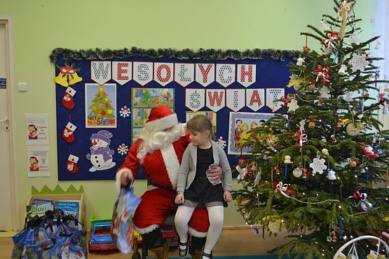 Grafika #9: Wigilia w grupie Biedronek i spotkanie z Mikołajem